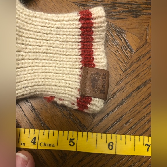 EEUC Baby Roots Cabin Mitts - Picture 6 of 7